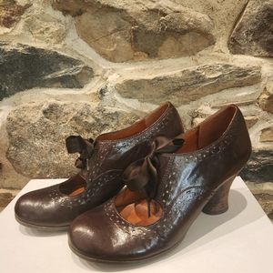 Naya Vintage Style Oxford Lace Up Heels